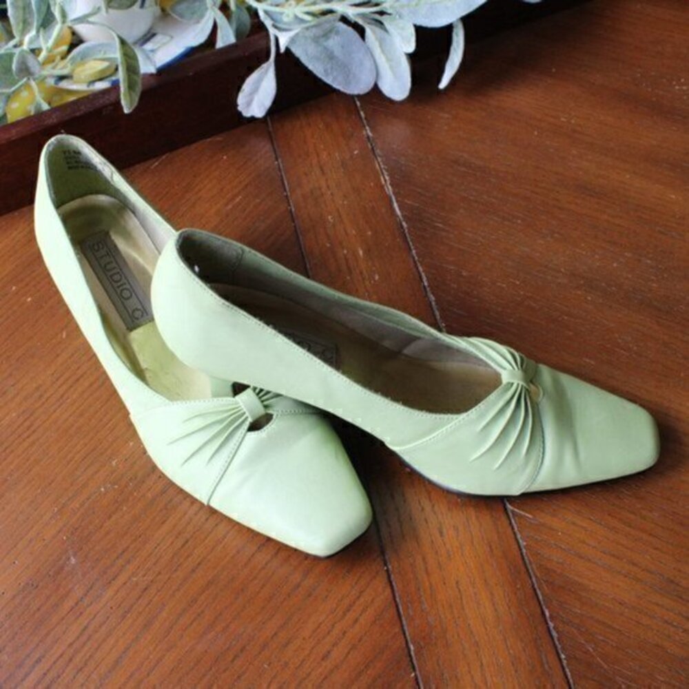 STUDIO C shoes SIZE 7.5 M LIME PUMP
